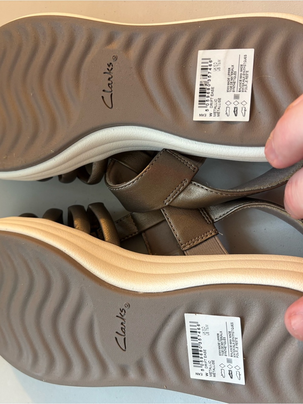 Clarks Cloudsteppers Women's Metallic Taupe Strappy Sandals - Picture 2 of 4